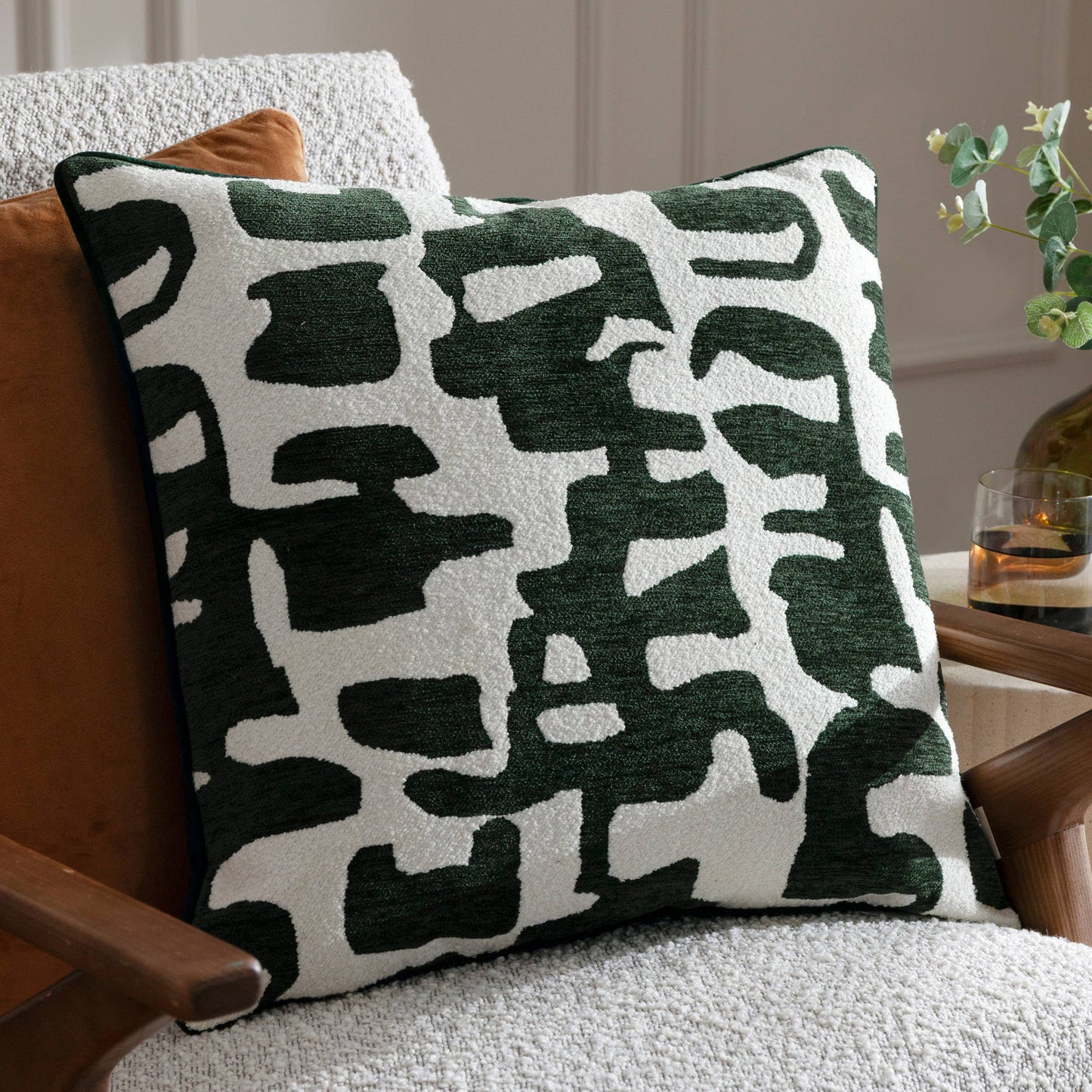 Caval Kissen aus Bouclé-Jacquard in Ivy Green